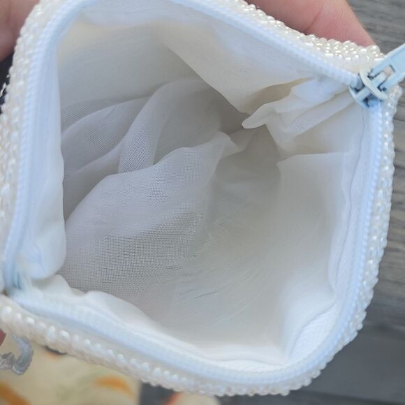 Hello Kitty Beaded Coin Purse Zip Pouch Wristlet - Picture 4 of 4